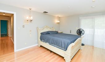 123 El Toro Dr, Bristol, CT 06010