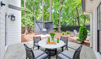 4929 Willow Crk, Woodstock, GA 30188