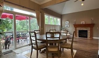 3906 NE Cadbury Ave, Bentonville, AR 72712