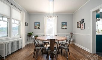 9 Colonial Pl, Asheville, NC 28804