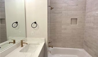 8900 W Comet Dr, Bentonville, AR 72713