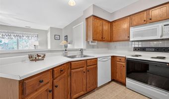 1315 Holgate Dr B, Ballwin, MO 63021