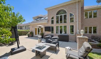 1760 W Whispering Ct, Addison, IL 60101