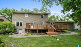 538 17th Ave S, Brookings, SD 57006
