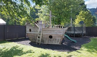 87 Ball Park St, Allen, KY 41601