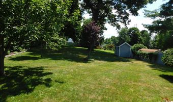 8 Tilden Rd, Danbury, CT 06810
