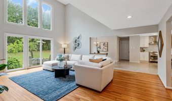 9908 KENTSDALE Dr, Potomac, MD 20854