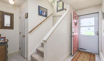66 Girard Ave 322, Newport, RI 02840