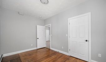 92 Spring St, Lincoln, RI 02838