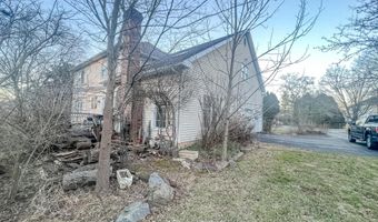 760 HEATHERSTONE Dr, Berwyn, PA 19312