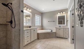 216 Meadowlands Dr, Brandon, MS 39047