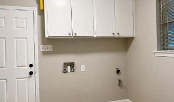12653 Parkwood Dr, Baton Rouge, LA 70815
