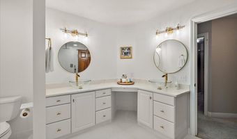 3427 E Dobson Pl, Ann Arbor, MI 48105
