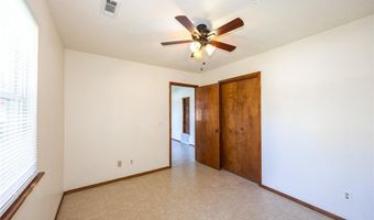 1000 Tater Black Rd, Bentonville, AR 72712