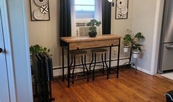 70 Ellsworth Dr, Bloomfield, CT 06002