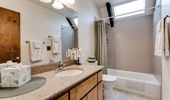36910 EDGEHILL Rd, Springfield, OR 97478