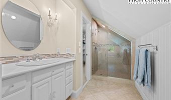 527 Red Tailed Hawk Rd, Banner Elk, NC 28604