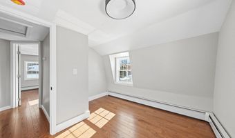 11 Boylston St, Acushnet, MA 02743