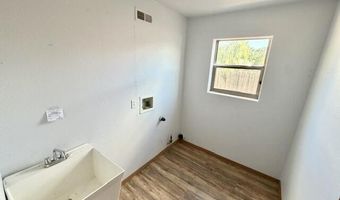 1770 Betts Ln, Bosque Farms, NM 87068