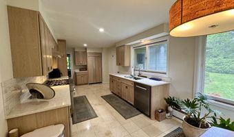 281 Clyde Rd, Bangor, ME 04401