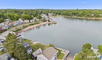24 Little Bay Ln, Branford, CT 06405