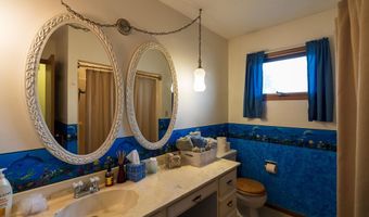 207 N 10th St, Albia, IA 52531