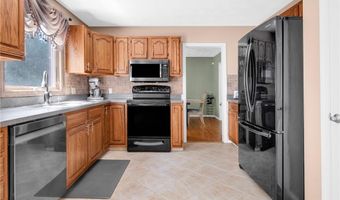 63 Derbyshire Dr, Cranston, RI 02921