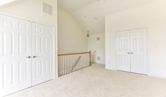 315 S HENRY St S, Alexandria, VA 22314