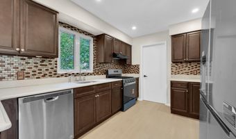 458 Woodhaven Blvd SE, Bayville, NJ 08721