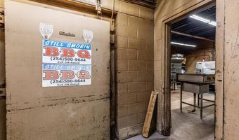 212 S Hickory St, Abbott, TX 76621