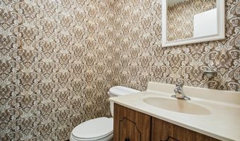 650- A 15TH St S 1, Arlington, VA 22202