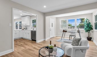 68 Sherman Ave, Bayville, NJ 08721