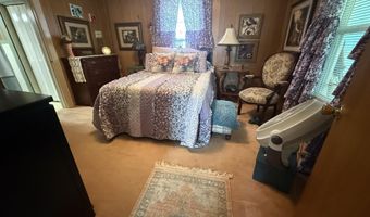 427 E 14th St, Baxter Springs, KS 66713