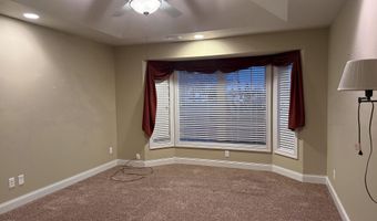 1512 Olive Dr, Aberdeen, SD 57401