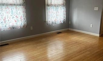 1 Edgewood Ave, Hopkinton, RI 02804