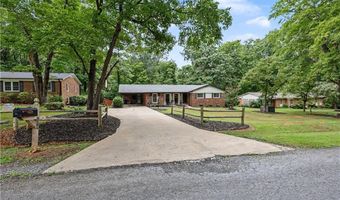 578 EastWood Dr, Asheboro, NC 27205