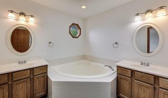 14 Oxford Ct, Algonquin, IL 60102