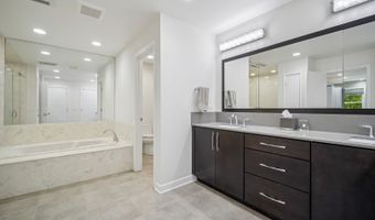 4045 N Harvard Ave, Arlington Heights, IL 60004