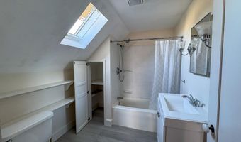 339 Essex St, Bangor, ME 04401