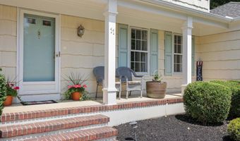 11 Lyon Rd, Middletown, NJ 07748