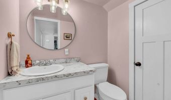 385 Essex St, Bangor, ME 04401