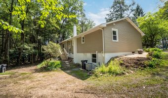 18 Holiday Dr, Albrightsville, PA 18210