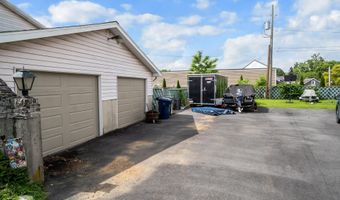 2057 GROVE St, Allentown, PA 18104