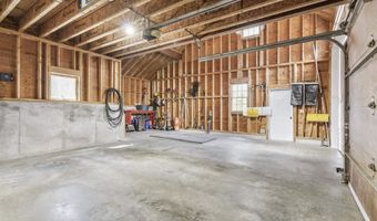 65 Moose Mountain Rd, Brookfield, NH 03872
