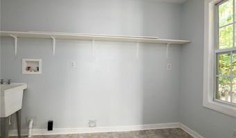 135 Brookhaven Ln, Advance, NC 27006