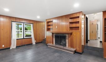 807 Hillcrest Dr, Ashland, OH 44805