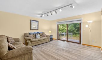 405 Timber Ln 405, Canton, CT 06019