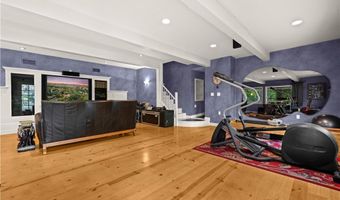 5920 Colodny Dr, Agoura Hills, CA 91301