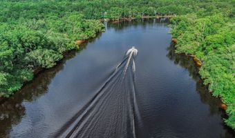17 Th St, Bell, FL 32619