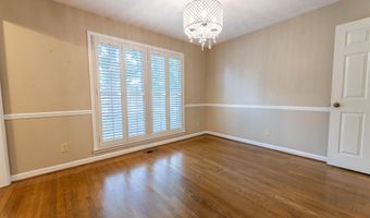994 COMANCHE Trl, Anniston, AL 36206